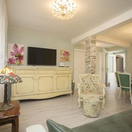 Apartment Antica With Yard & Bbq Split Exterior photo